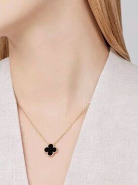 ☀️❤️Authentic☀️❤️Van Cleef & Arpels Vintage Alhambra 18K Gold Necklace